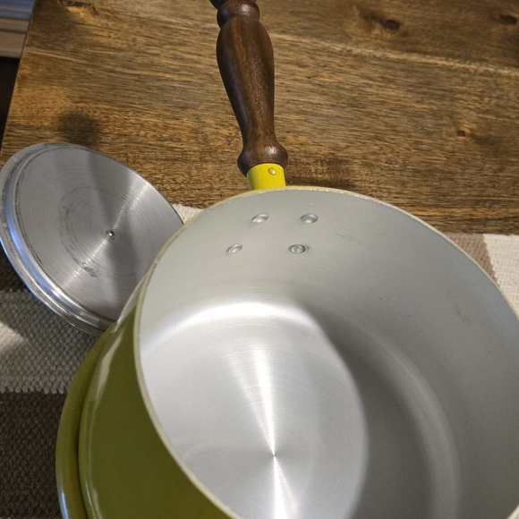 Vintage Yellow Fondue Pot with Wooden Handle - Home Kitchen - Picture 7 of 8